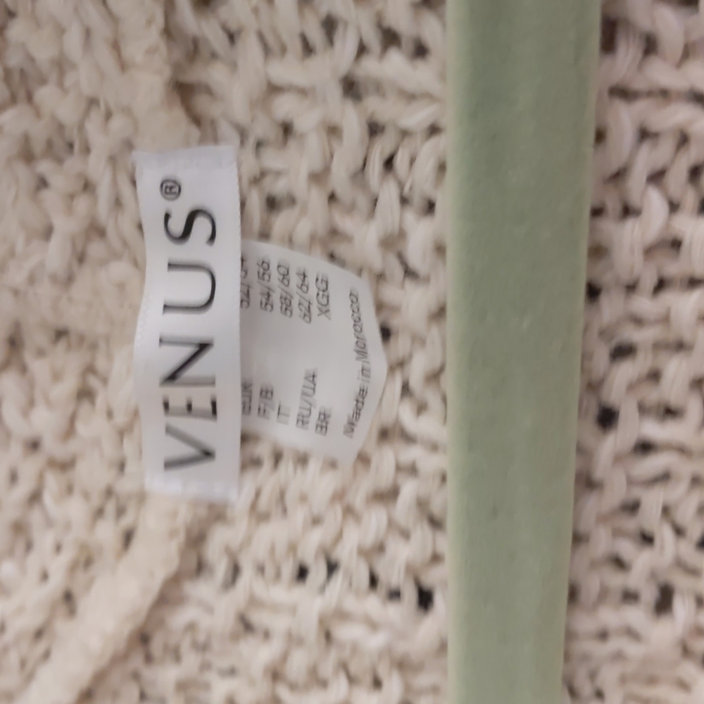 Woman sweater